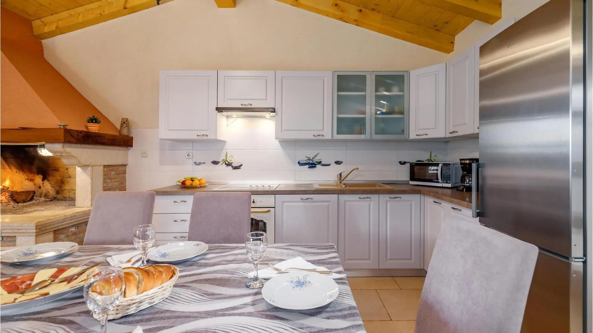 Pet Friendly Home In Visnjan With Kitchen 0*,  クロアチア